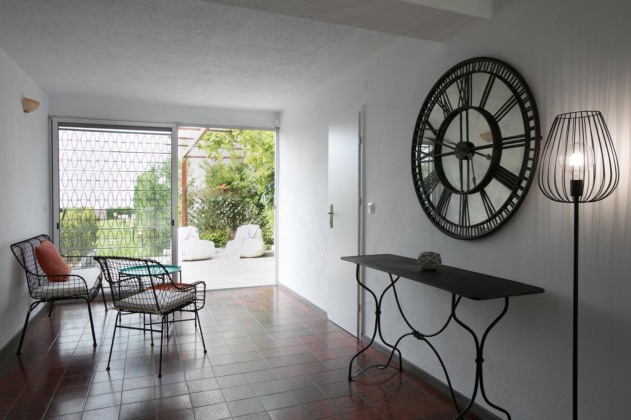 Hestia Beachfront Villa Polychrono Exterior photo